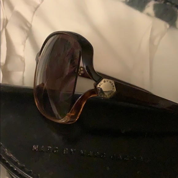 Sunglasses - Picture 2 of 5